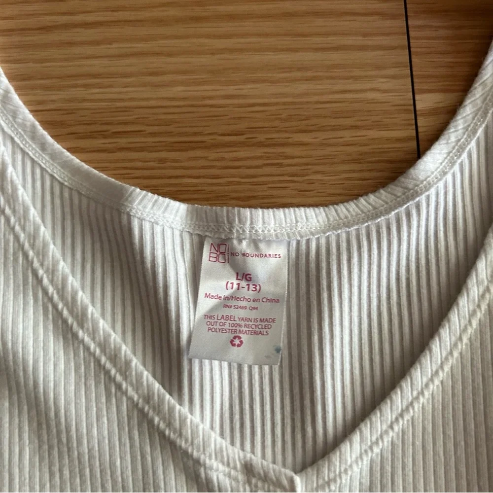 No Boundaries White Ribbed Buttoned Sleeveless Top Large